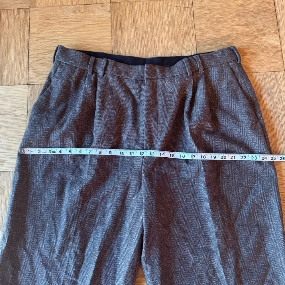 Banana Republic details brand